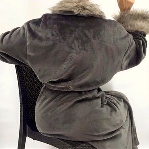 Adrienne Landau Penny Lane Celebrity Designer Faux Fur Plush Robe House Coat